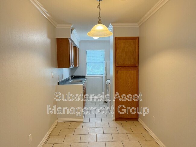 Building Photo - 1429 Northwest 24th Street - 218