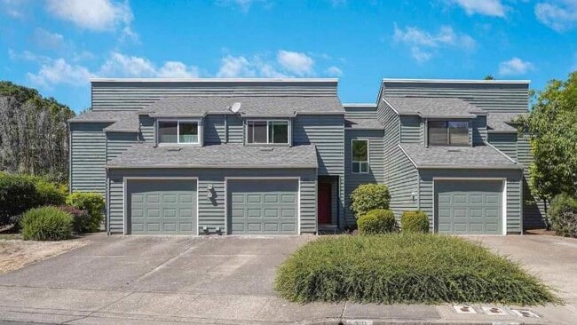 Foto del edificio - 4135 NW Walnut Pl