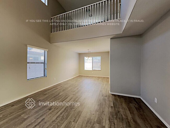 Foto del edificio - 2433 N 114th Ave