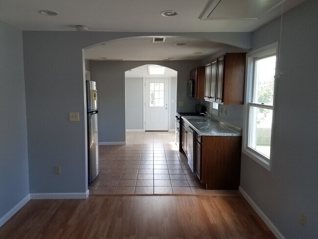 Building Photo - 155 County Rd