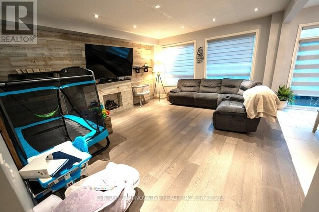 Photo du bâtiment - 2406 Bridle Rd