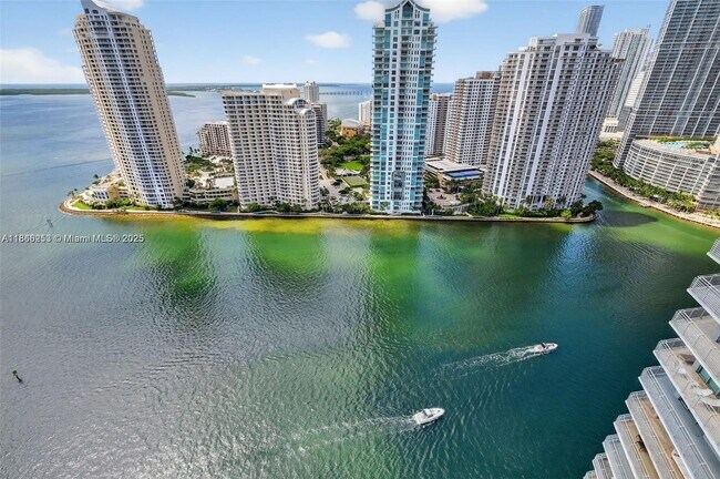 Foto del edificio - 335 S Biscayne Blvd