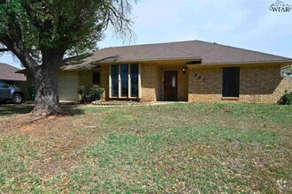 Building Photo - 907 Sugarbush Ln