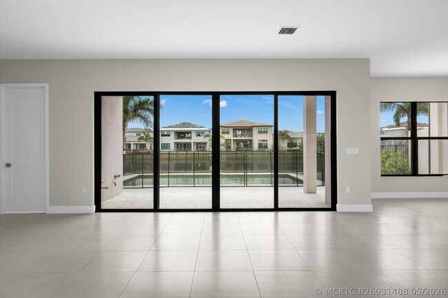 Foto del edificio - 20414 Juniper Bay Ave