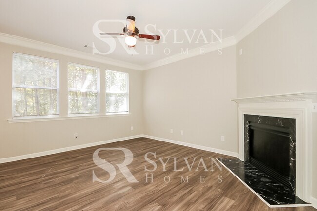 Foto del edificio - 2055 Valley Creek Dr