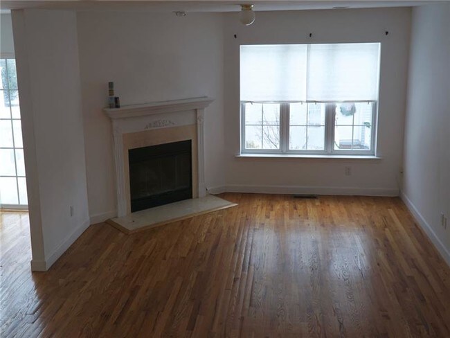 Foto del edificio - 1026 Ethan Allen Dr