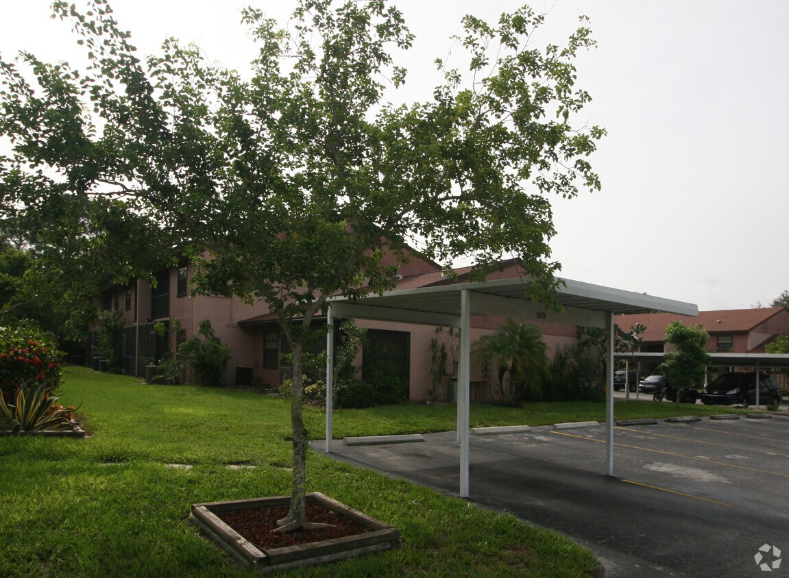 Building Photo - 5653-5669 Summer Side Ln