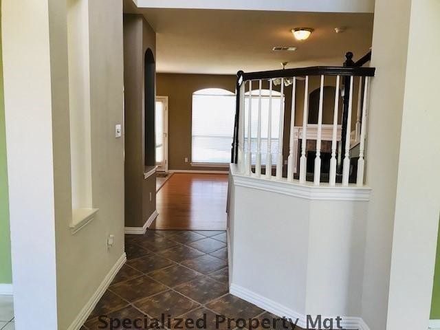 Building Photo - 235 Seleta Dr