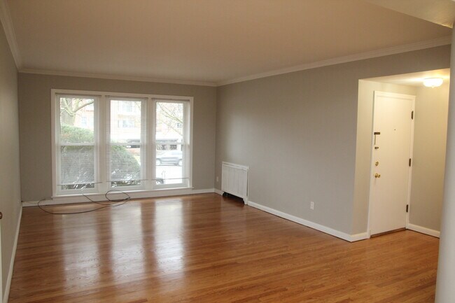 Building Photo - 8255 Delmar Blvd