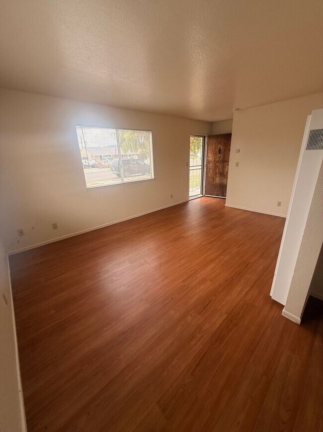Foto del edificio - 509 N F St