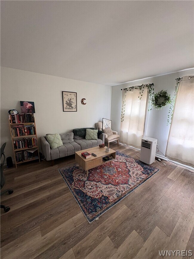 Foto del edificio - 801 1/2 W Ferry St