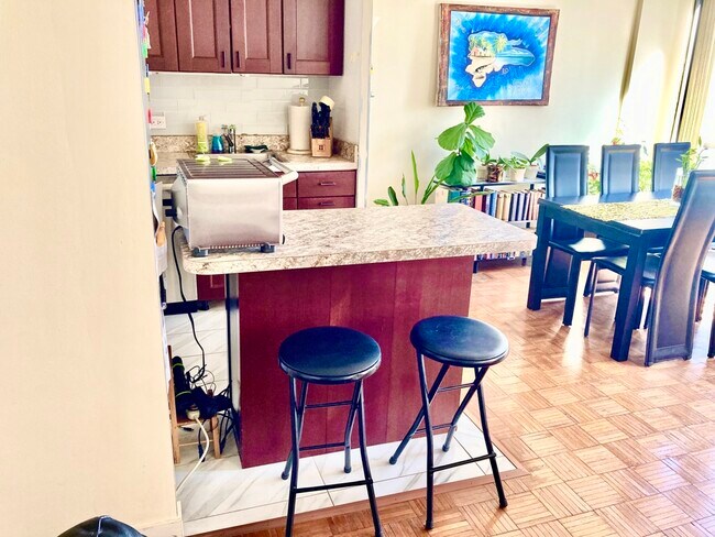 Building Photo - 5740 N Sheridan Rd