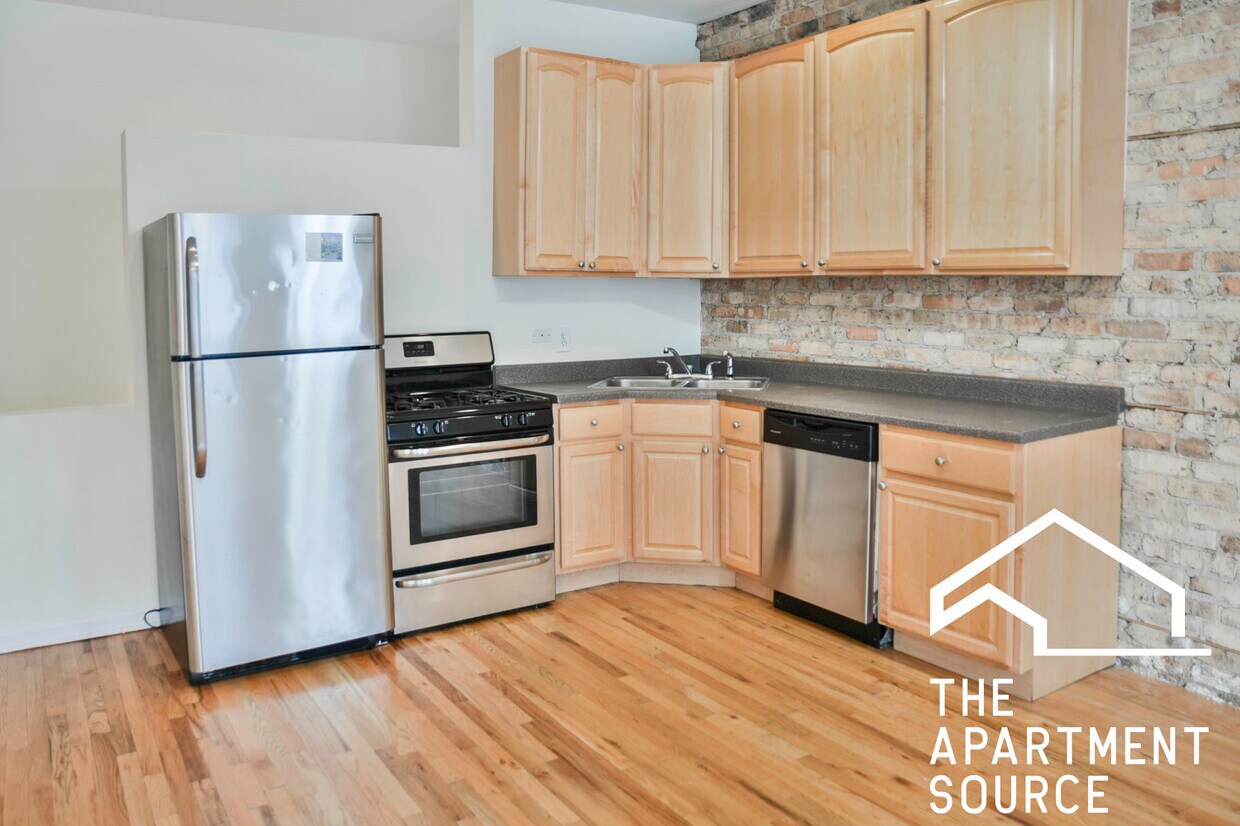 Foto principal - 2450 N Southport Ave