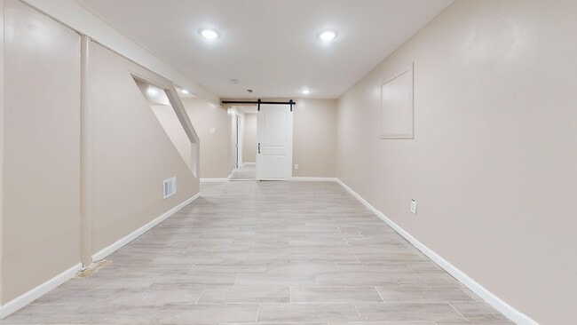 Building Photo - Spacious 4BR, 2BA Home with Updated Kitchen