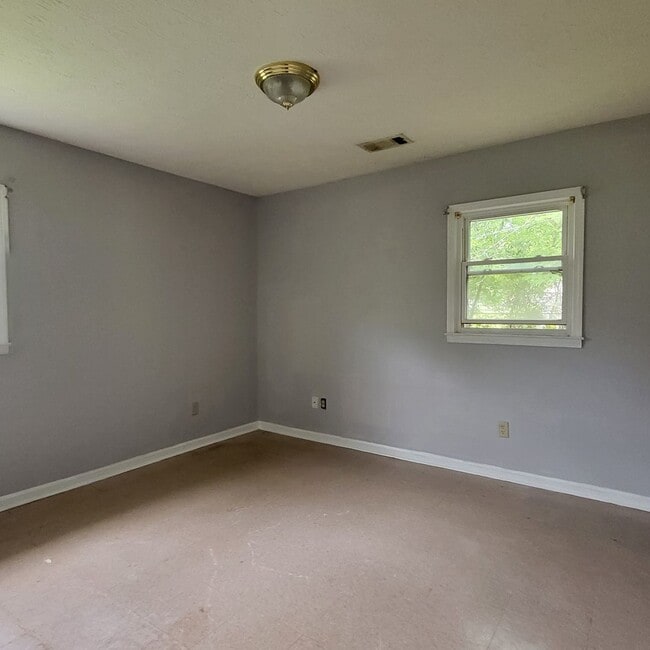Building Photo - 1532 Rockdale Dr