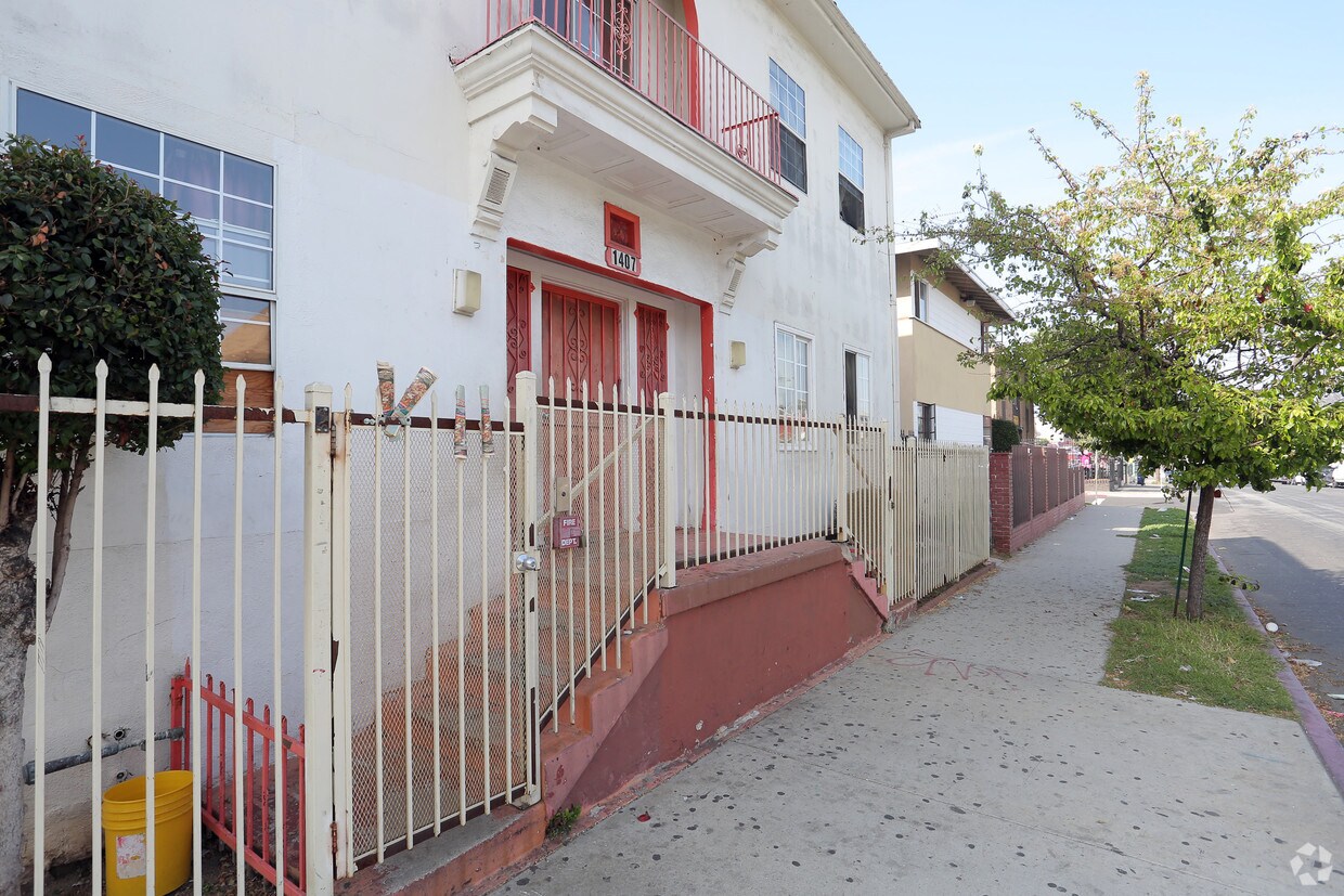 Foto del edificio - 1407 Magnolia Ave