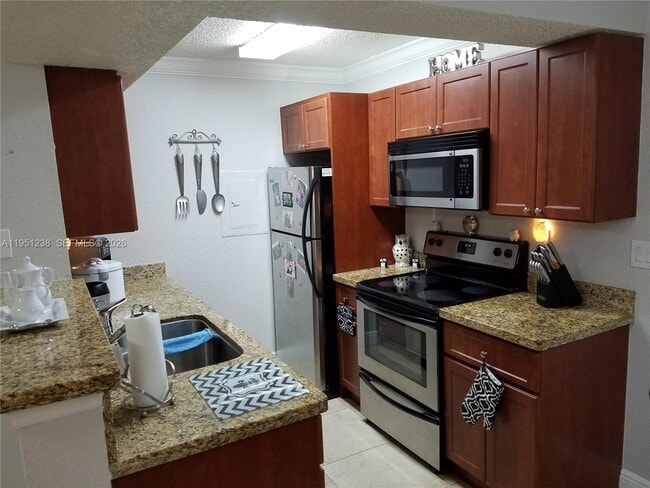 Building Photo - 15570 SW 105th Ln