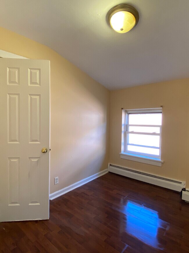 68 Morris St, Hartford, CT 06114 House Rental in Hartford, CT