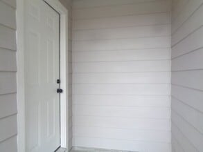 Building Photo - 917 Temple Dr