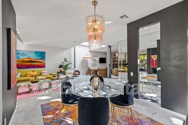 Building Photo - 1317 E Amado Rd