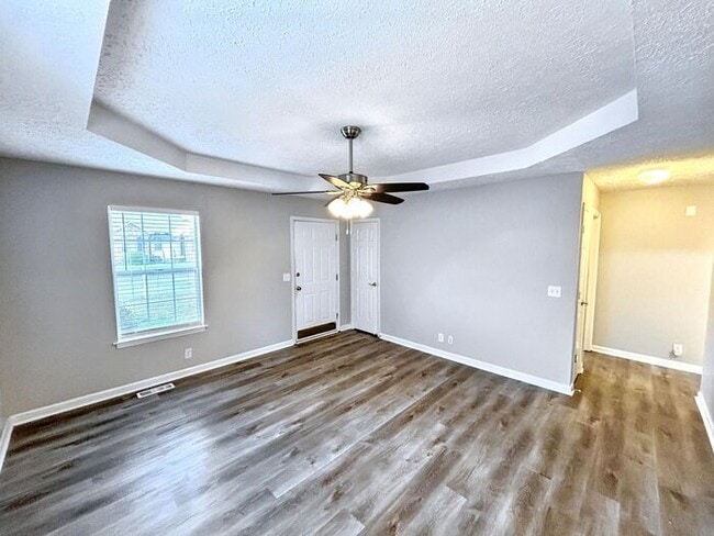 Building Photo - 2549 Slaydon Dr