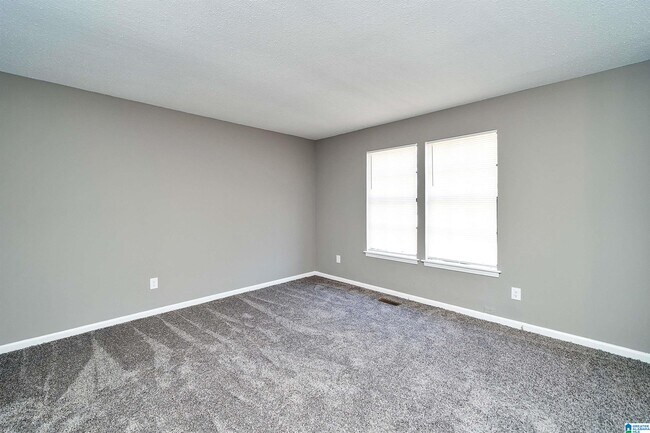 Building Photo - 325 13th Way