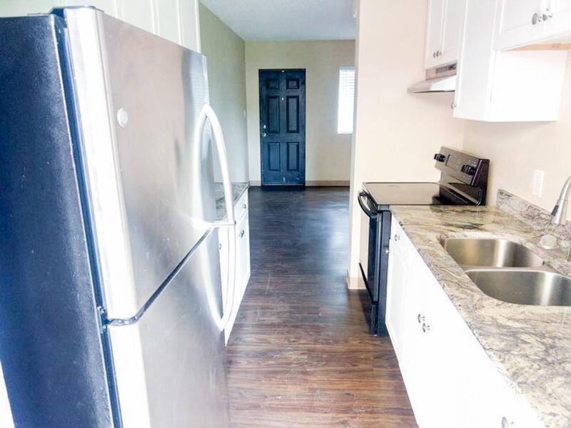 Foto principal - 3007 C.R. Smith St
