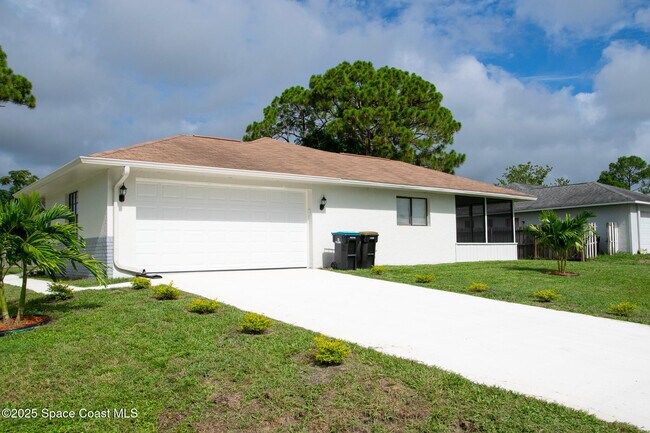 Foto del edificio - 1095 Lynbrook St NW