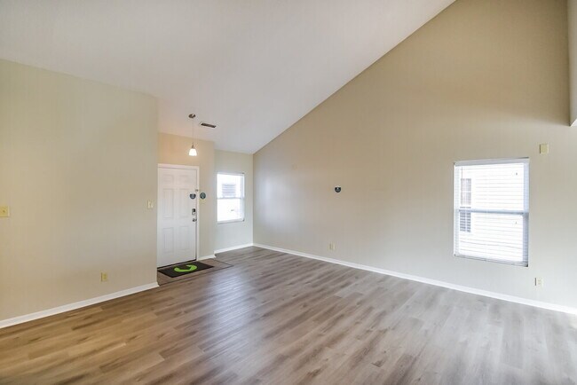 Building Photo - 10766 Wymm Ln