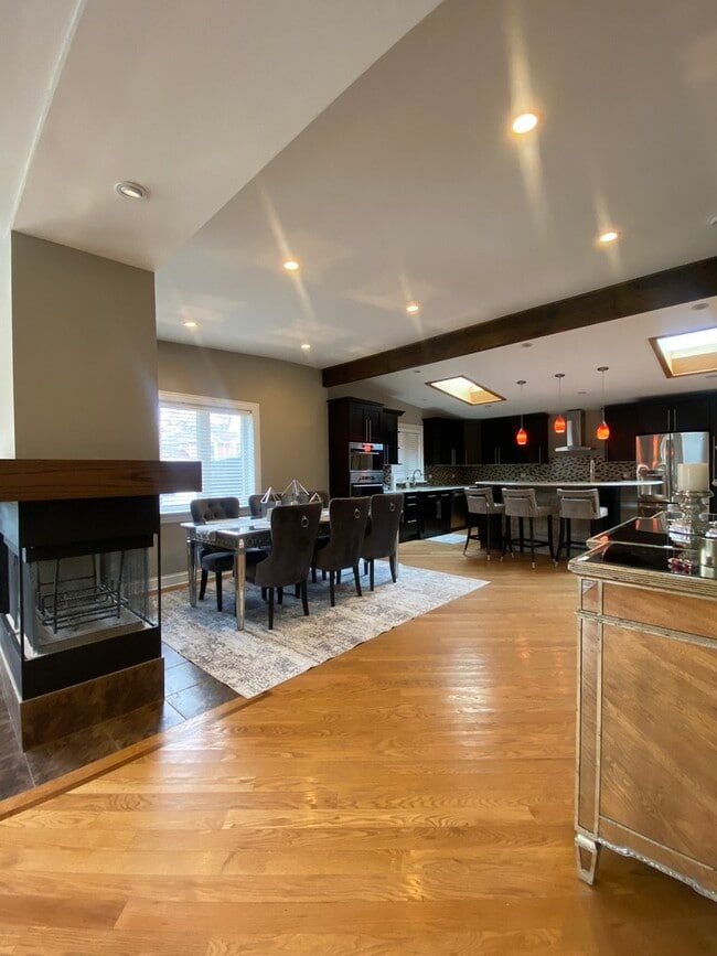 Building Photo - 4735 Locust Ave