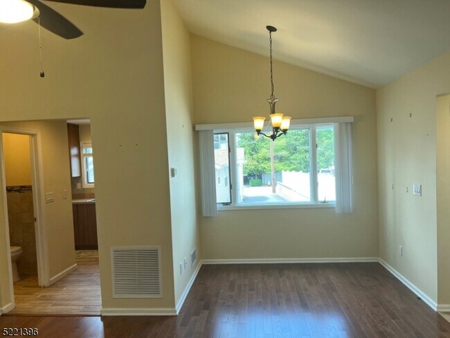 Foto del edificio - 43 Muller Pl