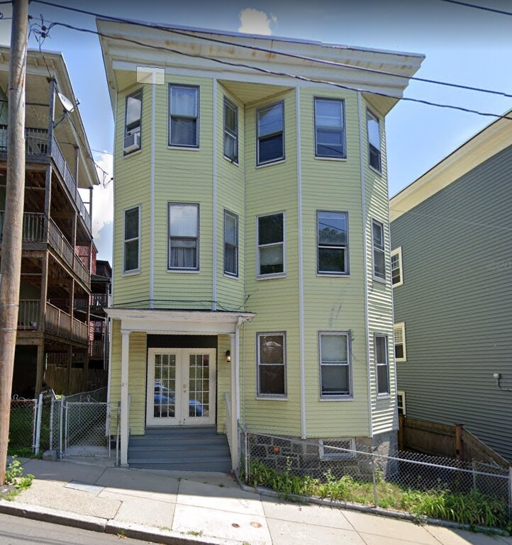 Primary Photo - 21 Bucknam St