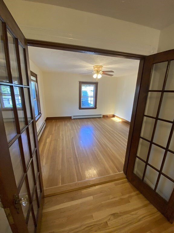 Foto del edificio - 239 Robbins St