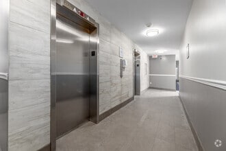 Lobby - 3122 Hurontario Street