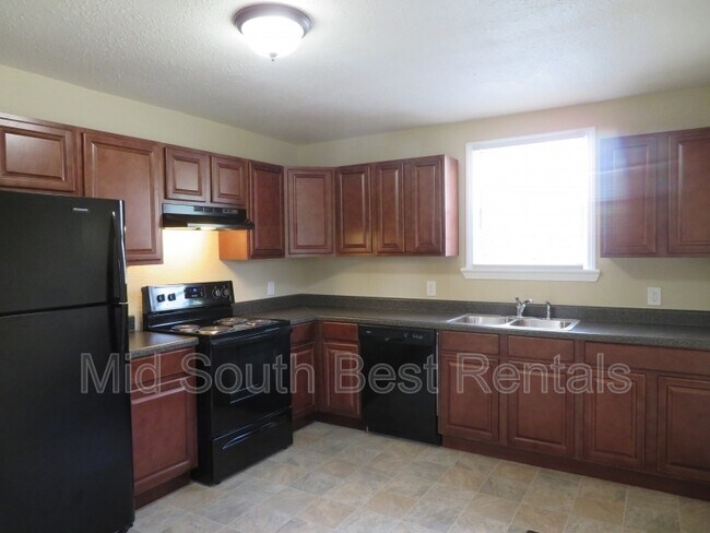 Building Photo - 2503 S Tyler St