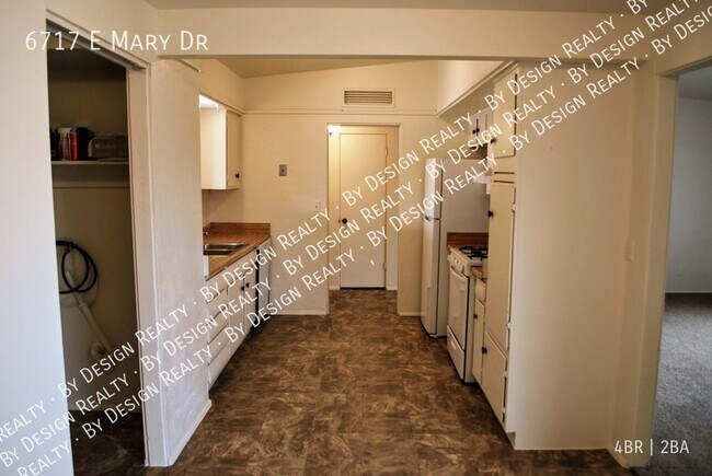 Foto del edificio - Eastside 4 Bed 2 Bath on Large Fenced Lot