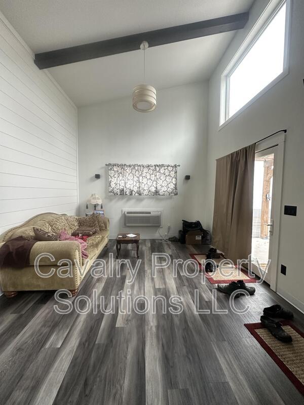 Foto del edificio - 4213-4213 Trinity Rd