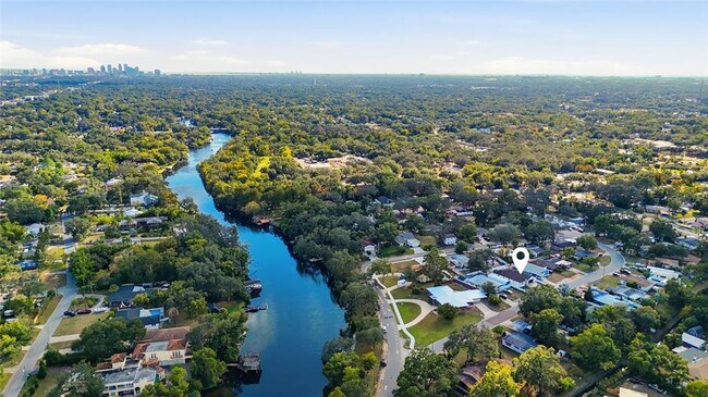 Foto del edificio - 810 W Whatley Pl