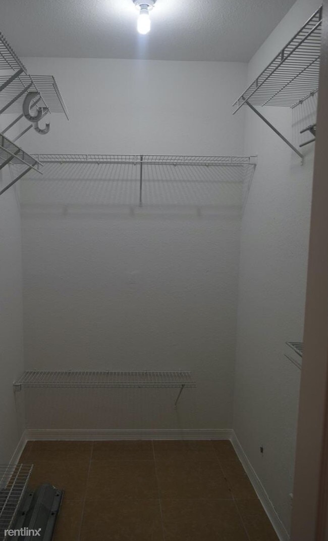 Foto del edificio - 6881 NW 179th St