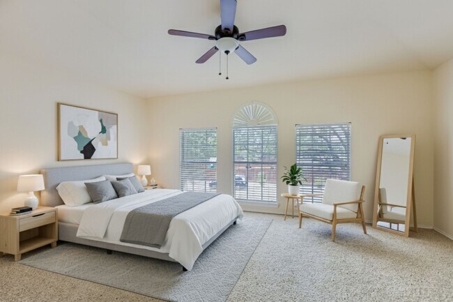 Building Photo - 1503 Lobo Mountain Dr