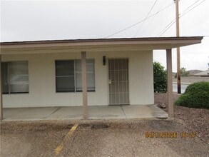 Building Photo - 1755 Gordon Dr