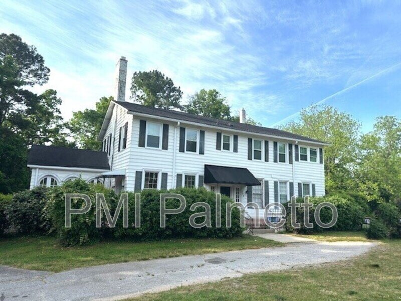 Primary Photo - 105 W High St
