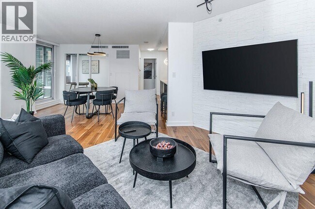 Building Photo - 918 Cooperage Way