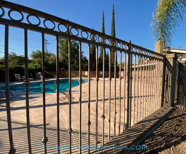 Foto del edificio - 5023 Bremner Way