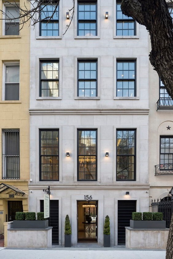 Foto principal - 156 E 62nd St