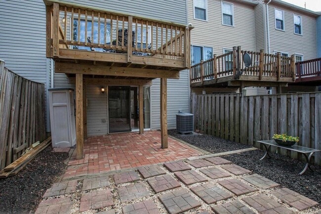 Building Photo - 13915 Gunners Pl