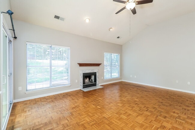 Building Photo - 11910 Harris Ridge Dr