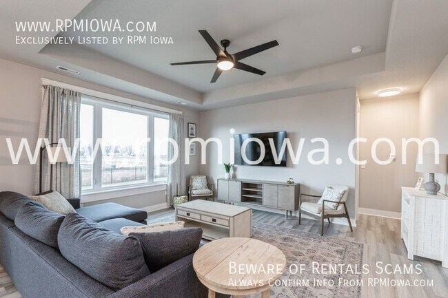 Foto del edificio - ZERO ENTRY EXECUTIVE RANCH!! 3 Bedroom, 2 ...