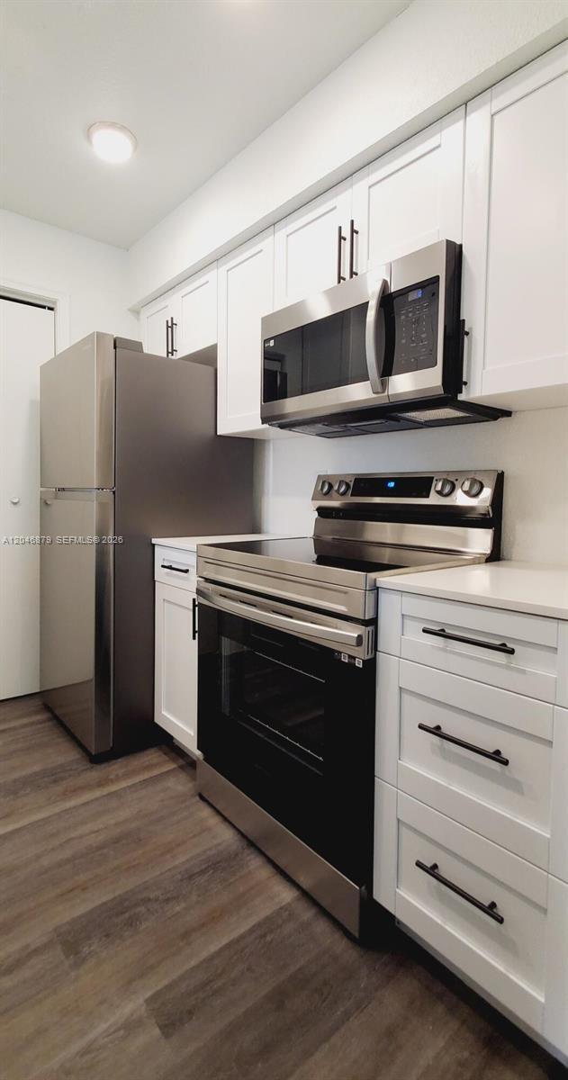 Building Photo - 927 Riverside Dr
