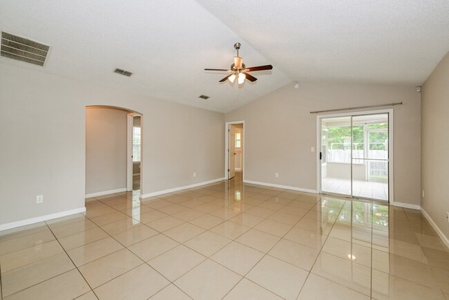 Building Photo - 484 Heron Nest Point